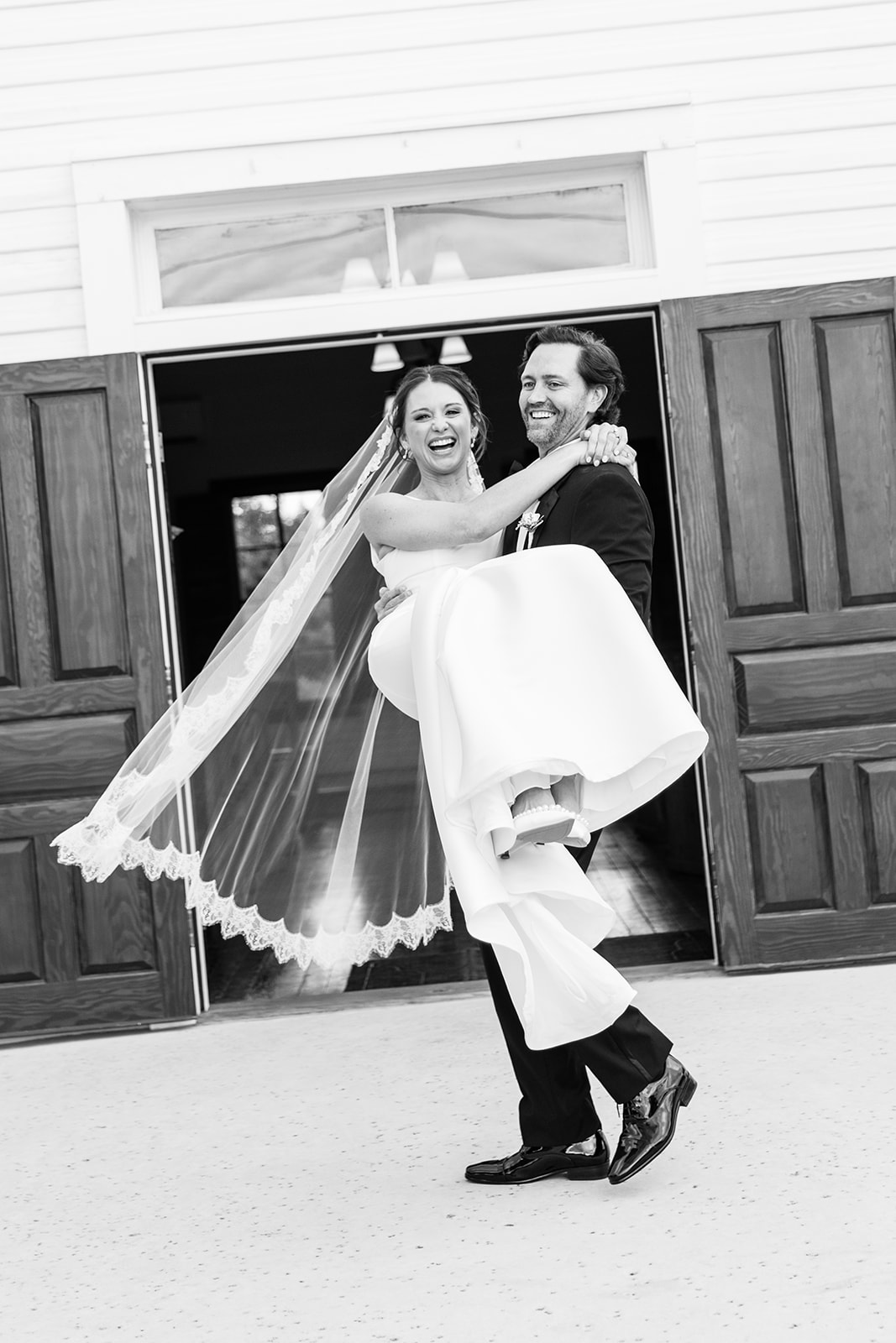 Fredericksburg Texas Elopements at the Hill Country Wedding Chapel by Pink Salt Pics